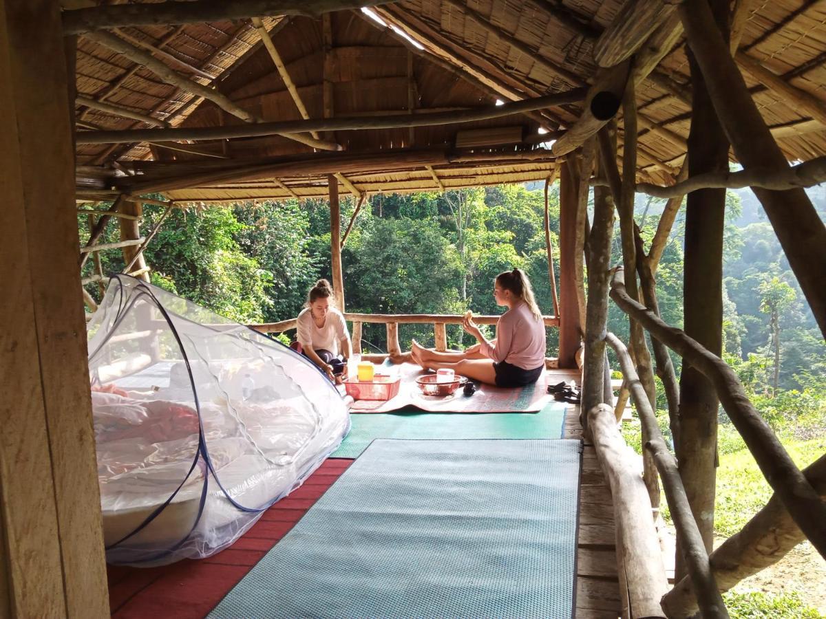 Orangutantreksumatra & Lovely Jungle Lodge Only Book If You Are Treking With Us Bukit Lawang Rum bild