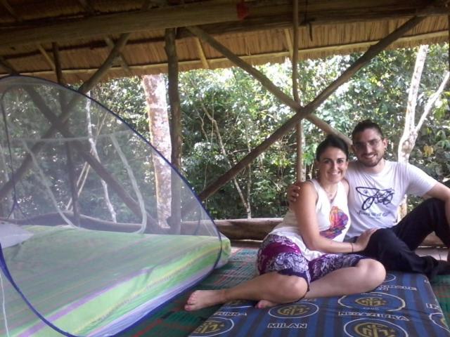 Orangutantreksumatra & Lovely Jungle Lodge Only Book If You Are Treking With Us Bukit Lawang Rum bild